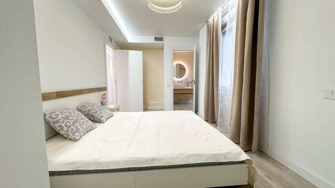 Sale - Apartment - Torrevieja - Torrevieja Centro