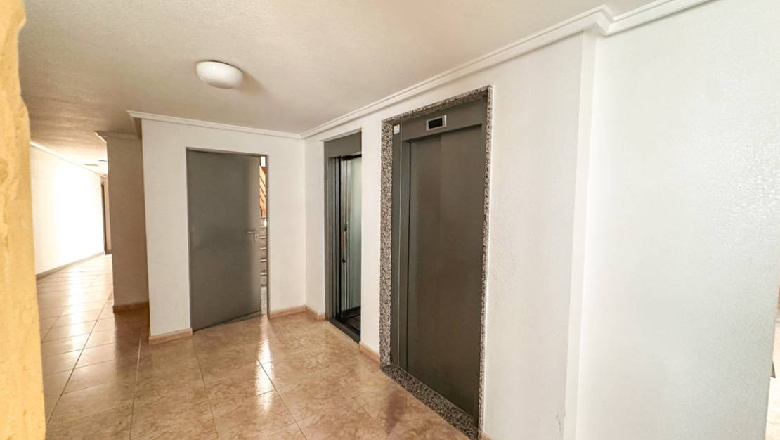 Sale - Apartment - Torrevieja - Torrevieja Centro