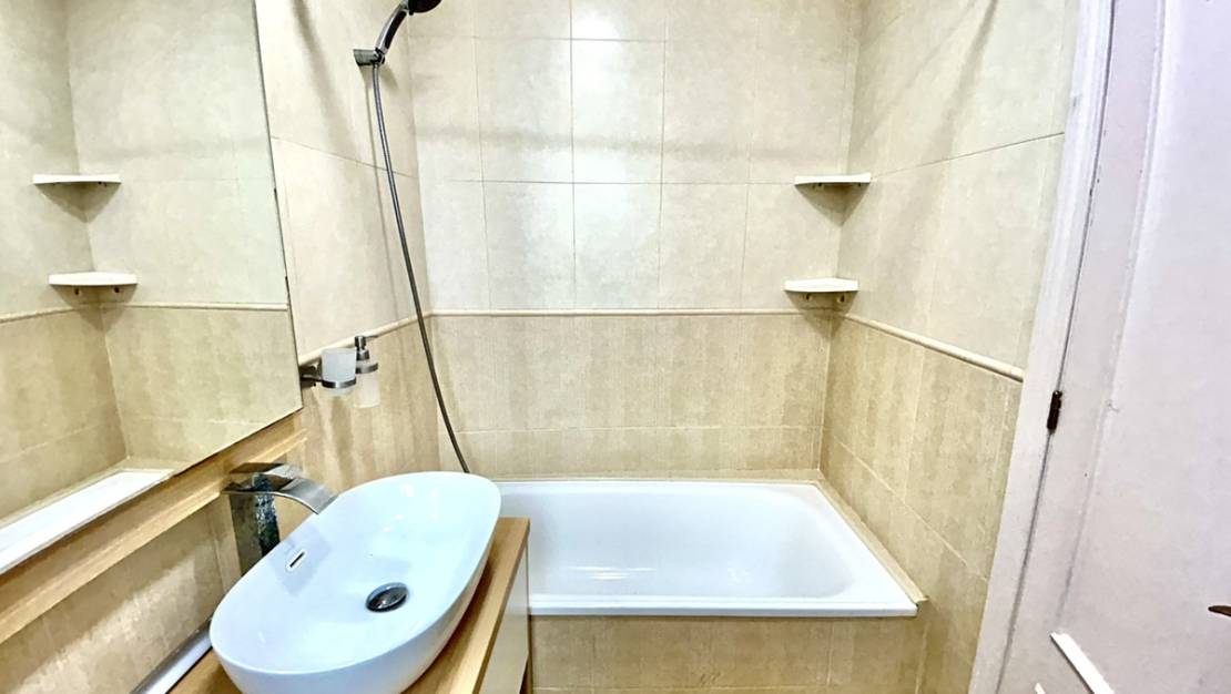 Sale - Apartment - Torrevieja - Torrevieja Centro