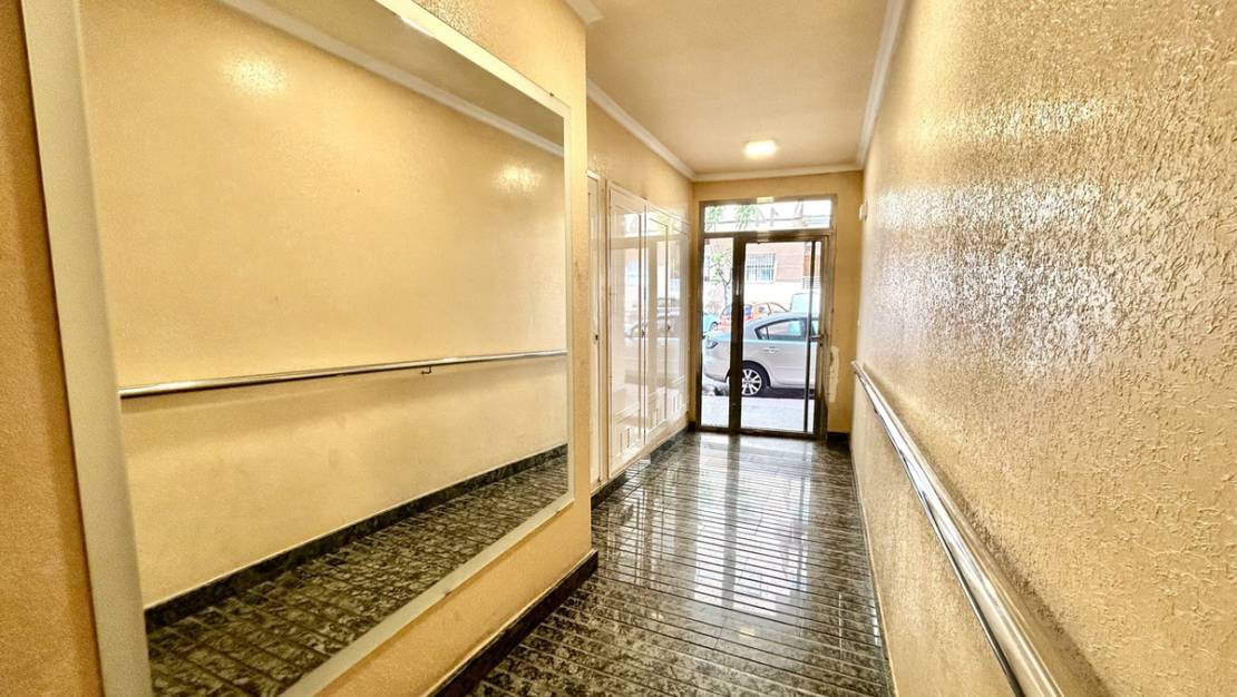 Sale - Apartment - Torrevieja - Torrevieja Centro