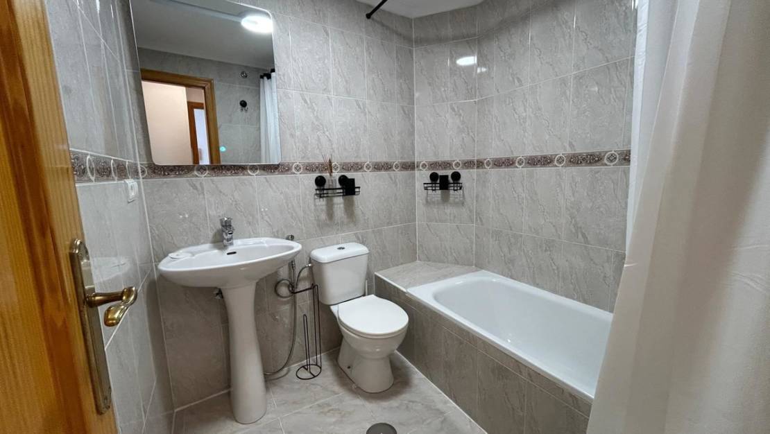 Sale - Apartment - Torrevieja - Torrevieja Centro