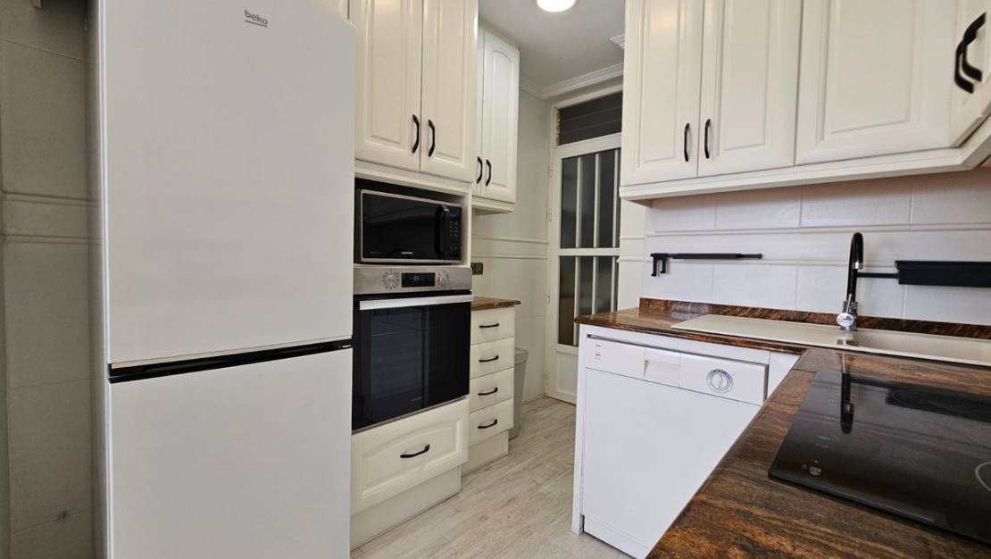 Sale - Apartment - Torrevieja - Torrevieja Centro