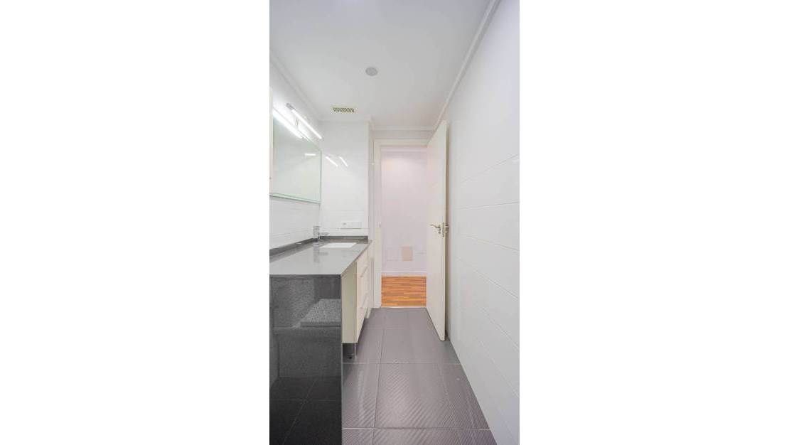 Sale - Apartment - Torrevieja - Torrevieja Centro