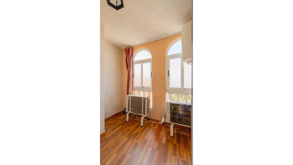 Sale - Apartment - Torrevieja - Torrevieja Centro