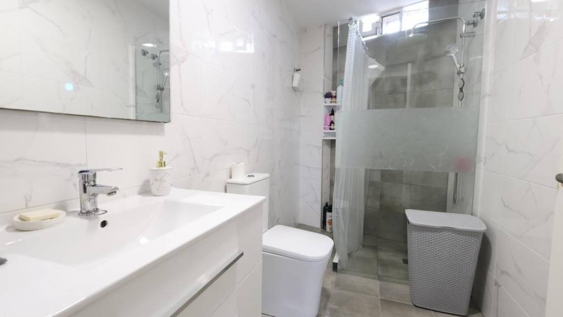 Sale - Apartment - Torrevieja - Torrevieja Centro