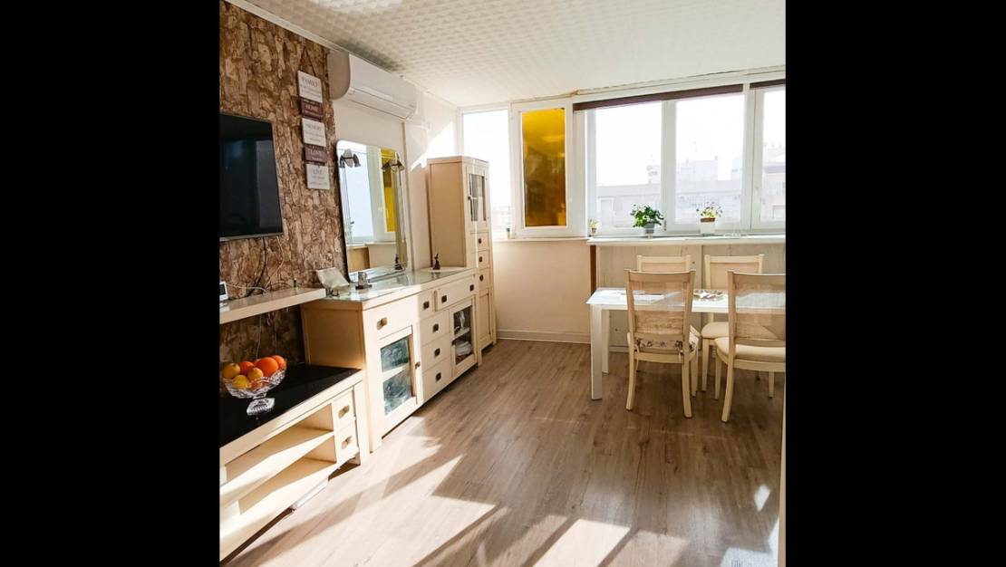 Sale - Apartment - Torrevieja - Torrevieja Centro