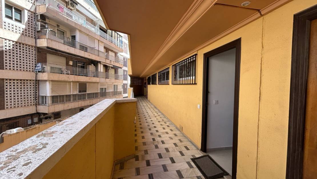 Sale - Apartment - Torrevieja - Torrevieja Centro