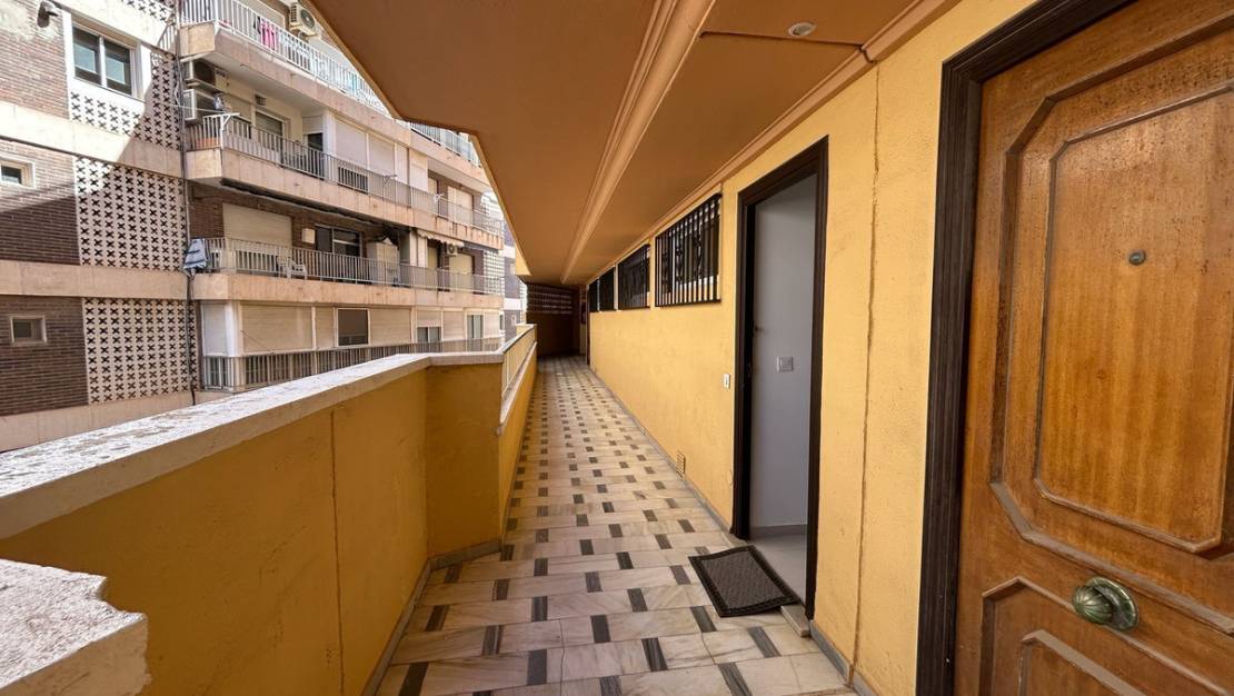 Sale - Apartment - Torrevieja - Torrevieja Centro