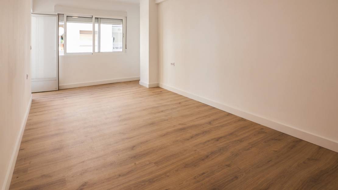 Sale - Apartment - Torrevieja - Torrevieja Centro