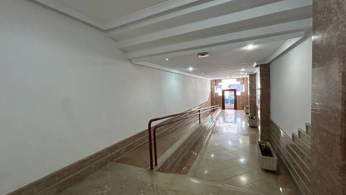Sale - Apartment - Torrevieja - Torrevieja Centro