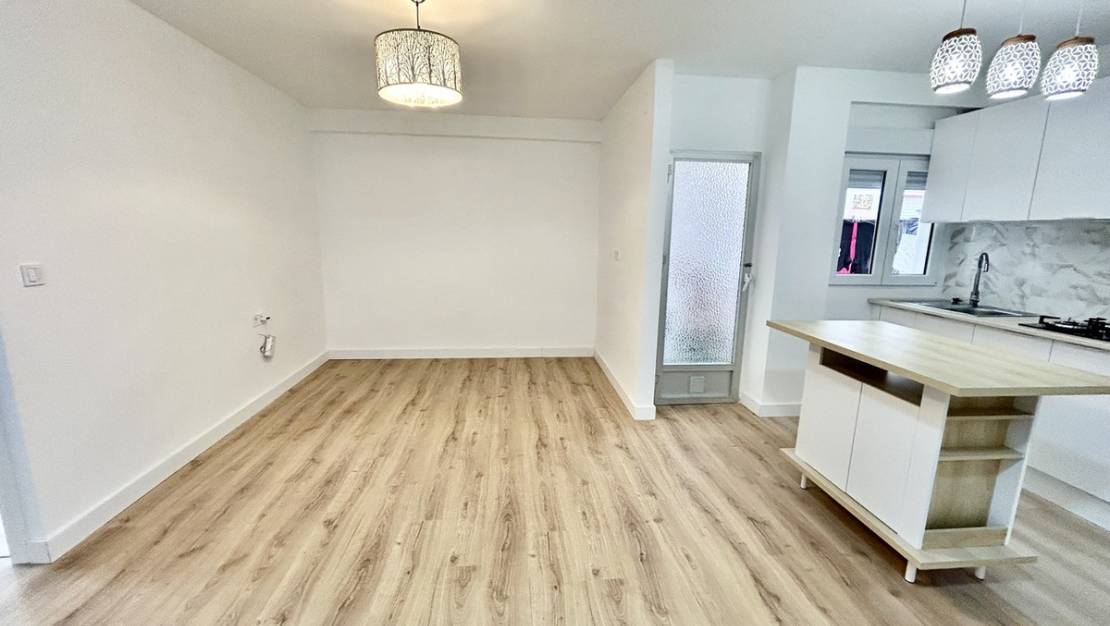 Sale - Apartment - Torrevieja - Torrevieja Centro