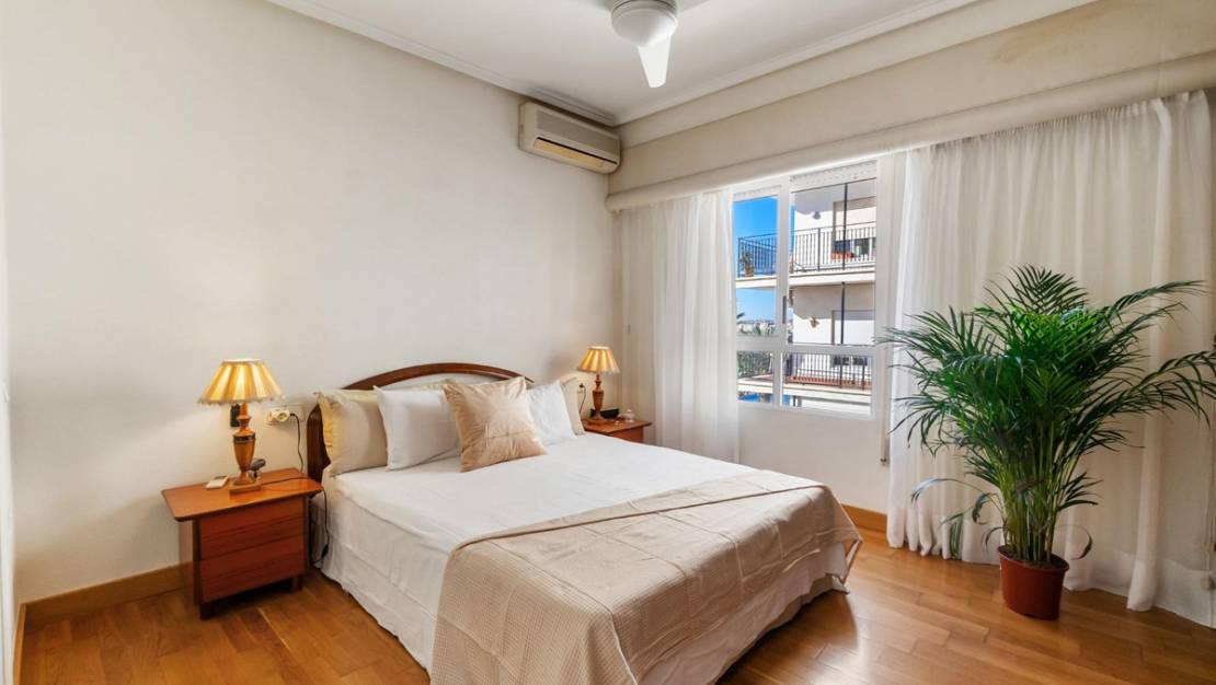 Sale - Apartment - Torrevieja - Torrevieja Centro