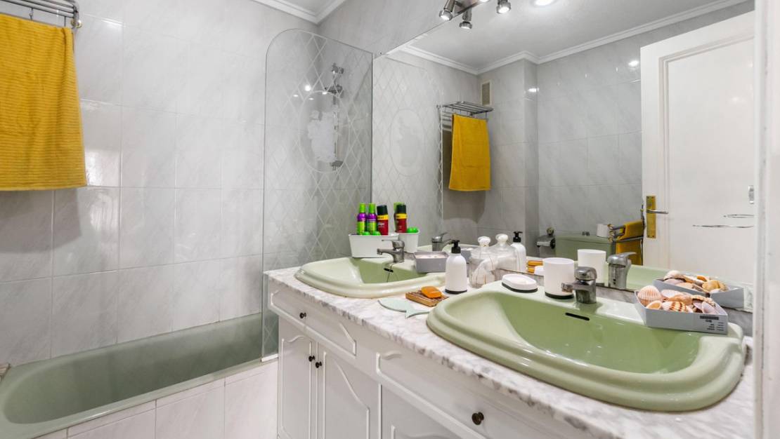 Sale - Apartment - Torrevieja - Torrevieja Centro
