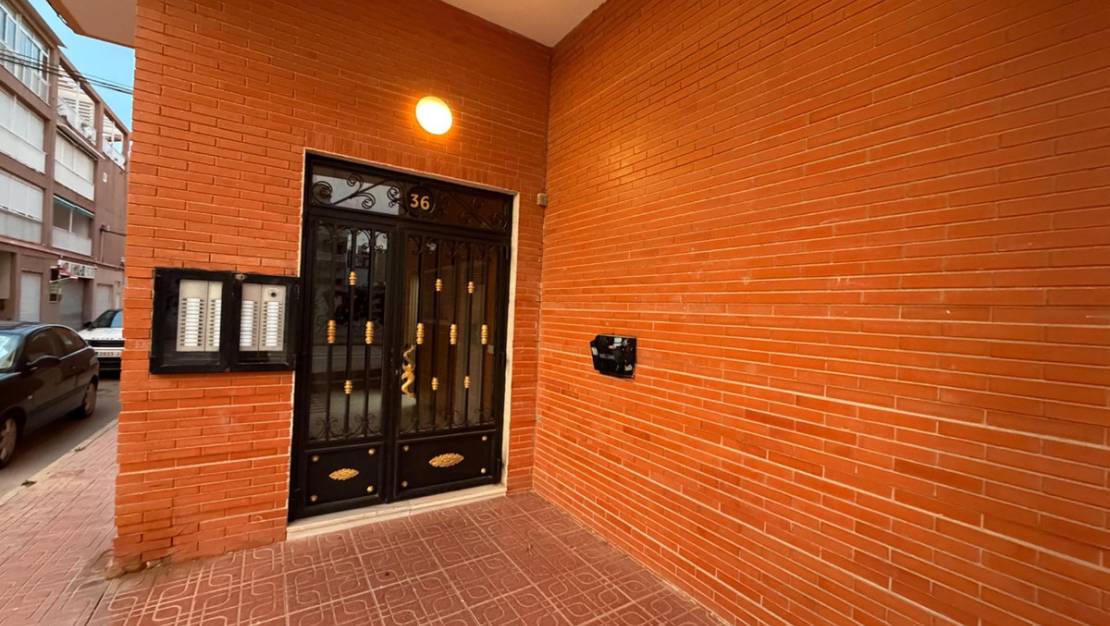 Sale - Apartment - Torrevieja - Torrevieja Centro