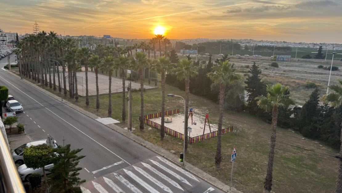 Sale - Apartment - Torrevieja - Torrevieja Centro