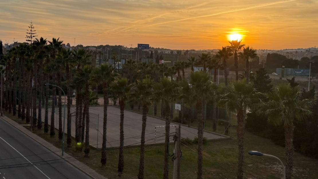 Sale - Apartment - Torrevieja - Torrevieja Centro