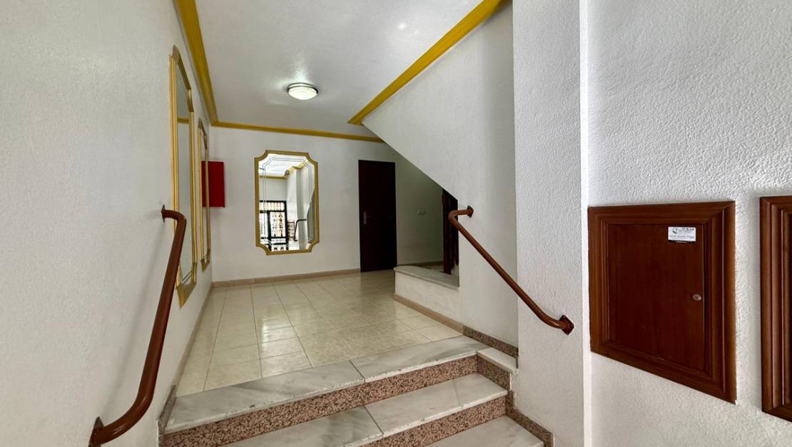 Sale - Apartment - Torrevieja - Torrevieja Centro
