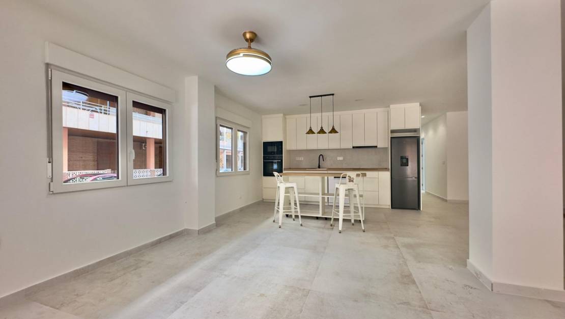 Sale - Apartment - Torrevieja - Torrevieja Centro
