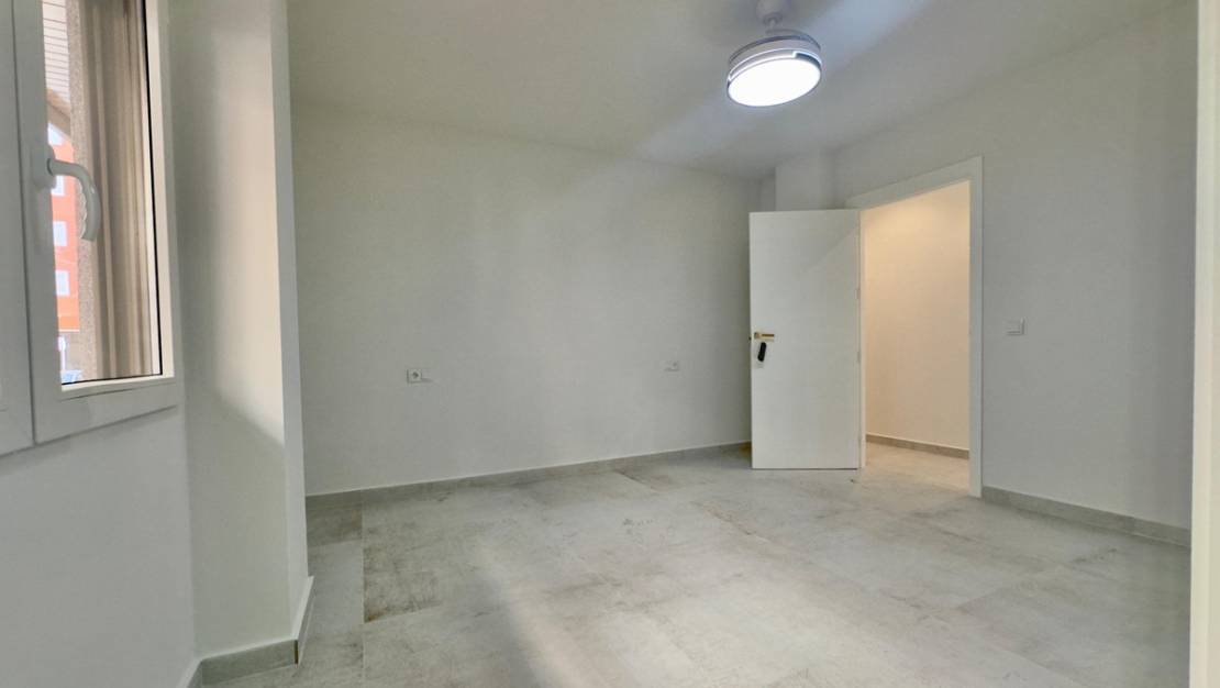 Sale - Apartment - Torrevieja - Torrevieja Centro