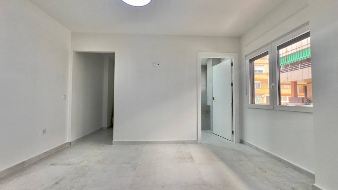Sale - Apartment - Torrevieja - Torrevieja Centro