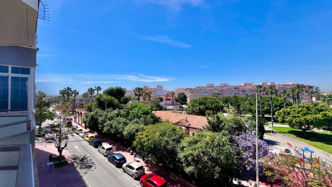 Sale - Apartment - Torrevieja - Torrevieja Centro