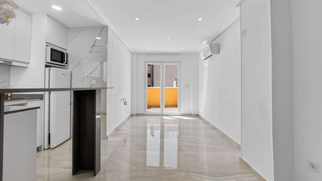 Sale - Apartment - Torrevieja - Torrevieja Centro