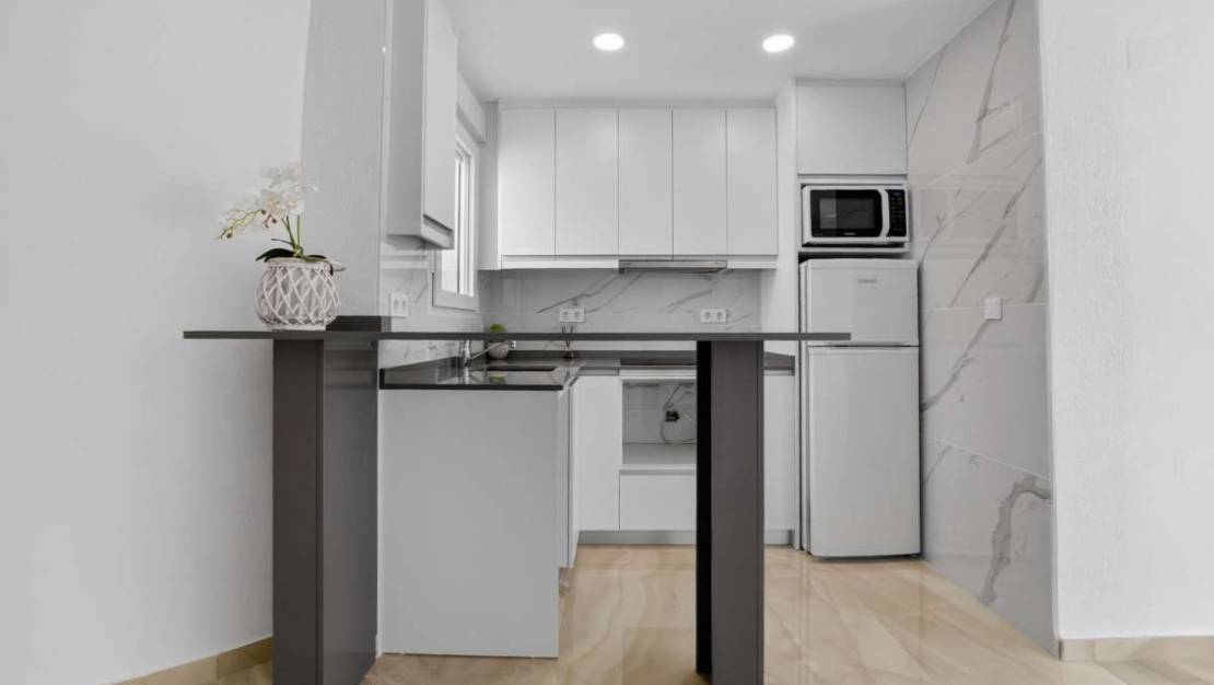 Sale - Apartment - Torrevieja - Torrevieja Centro