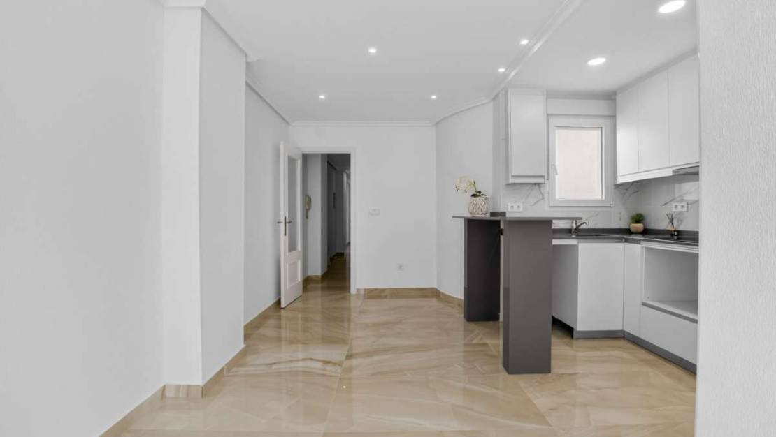 Sale - Apartment - Torrevieja - Torrevieja Centro