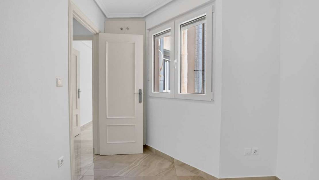 Sale - Apartment - Torrevieja - Torrevieja Centro