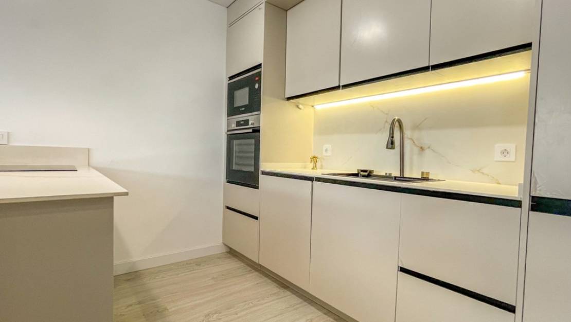 Sale - Apartment - Torrevieja - Torrevieja Centro