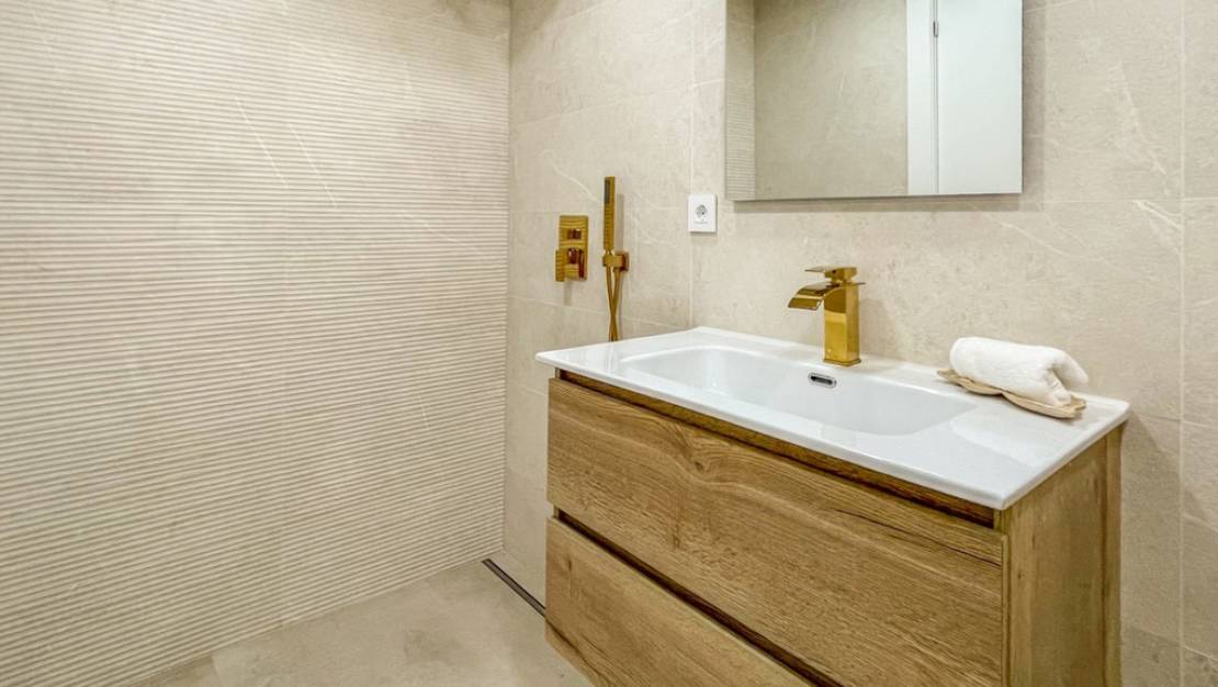 Sale - Apartment - Torrevieja - Torrevieja Centro