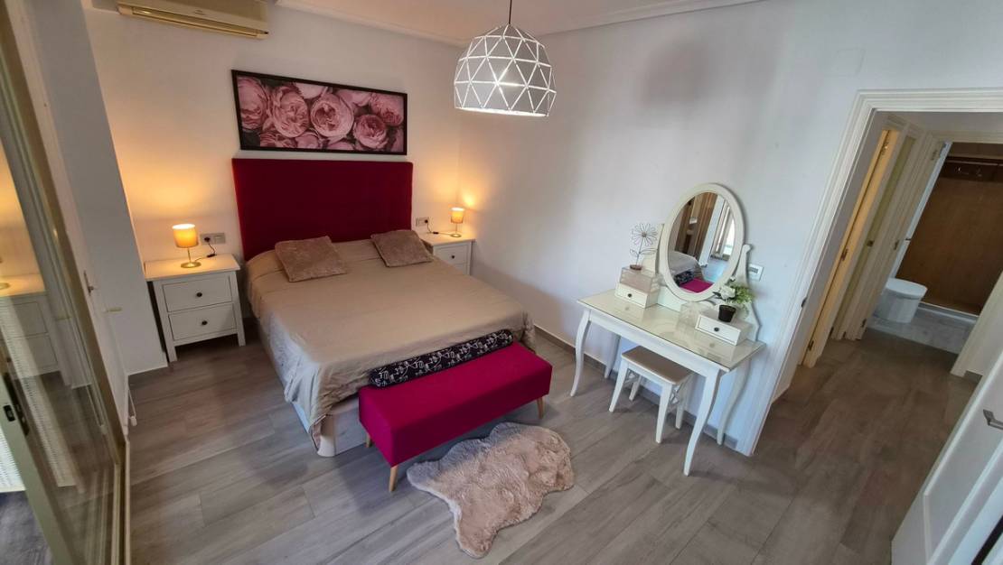 Sale - Apartment - Torrevieja - Torrevieja Centro