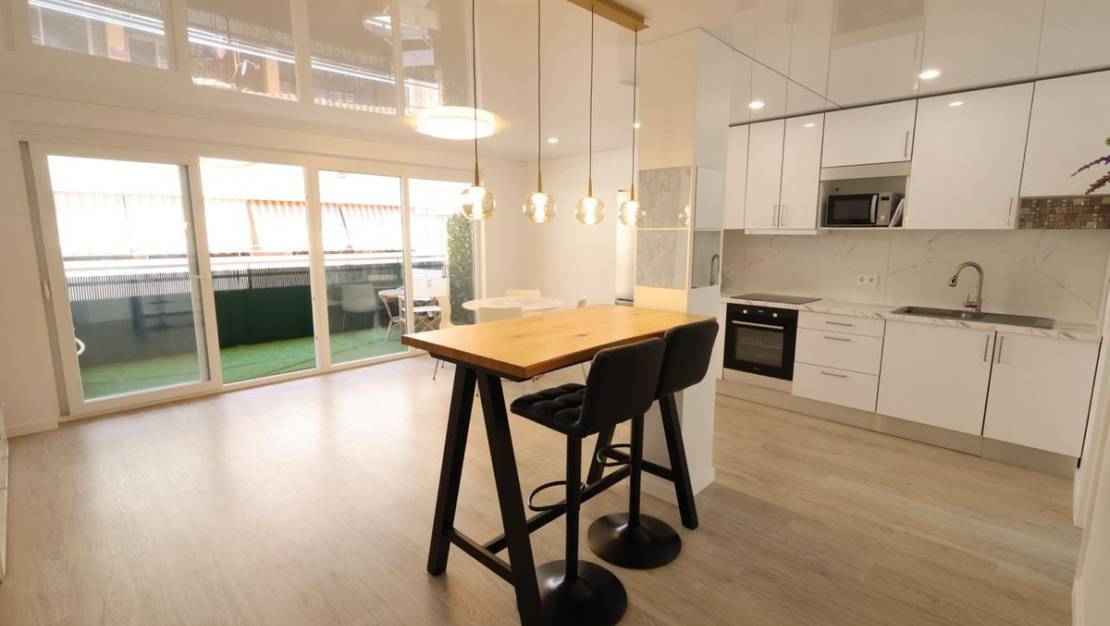 Sale - Apartment - Torrevieja - Torrevieja Centro