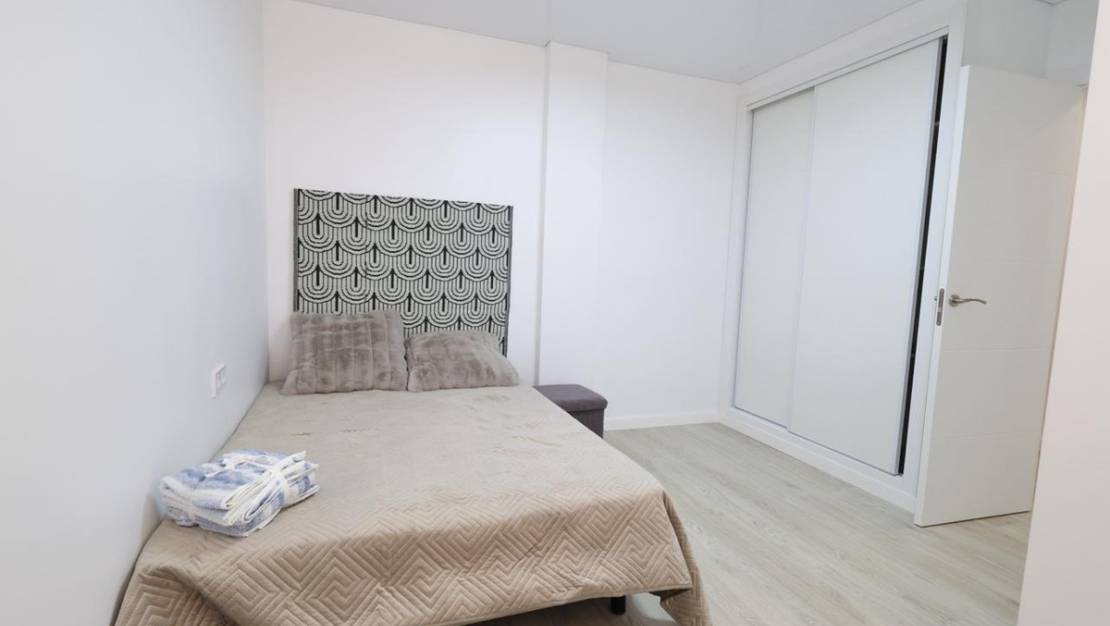 Sale - Apartment - Torrevieja - Torrevieja Centro