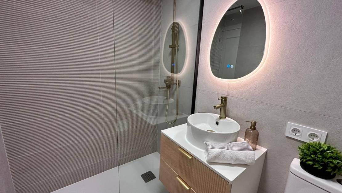 Sale - Apartment - Torrevieja - Torrevieja Centro