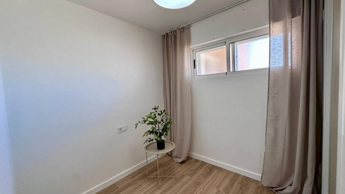 Sale - Apartment - Torrevieja - Torrevieja Centro