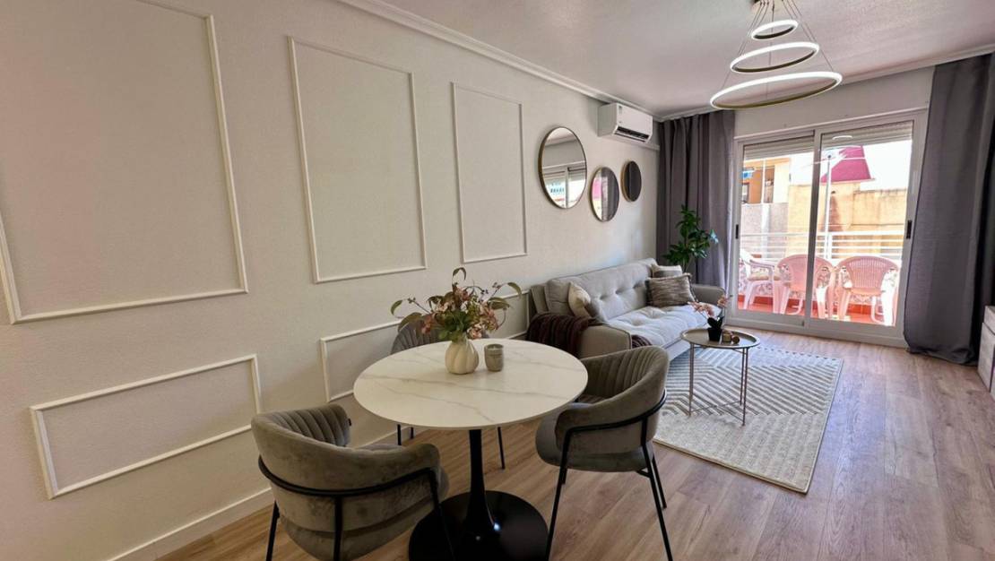 Sale - Apartment - Torrevieja - Torrevieja Centro