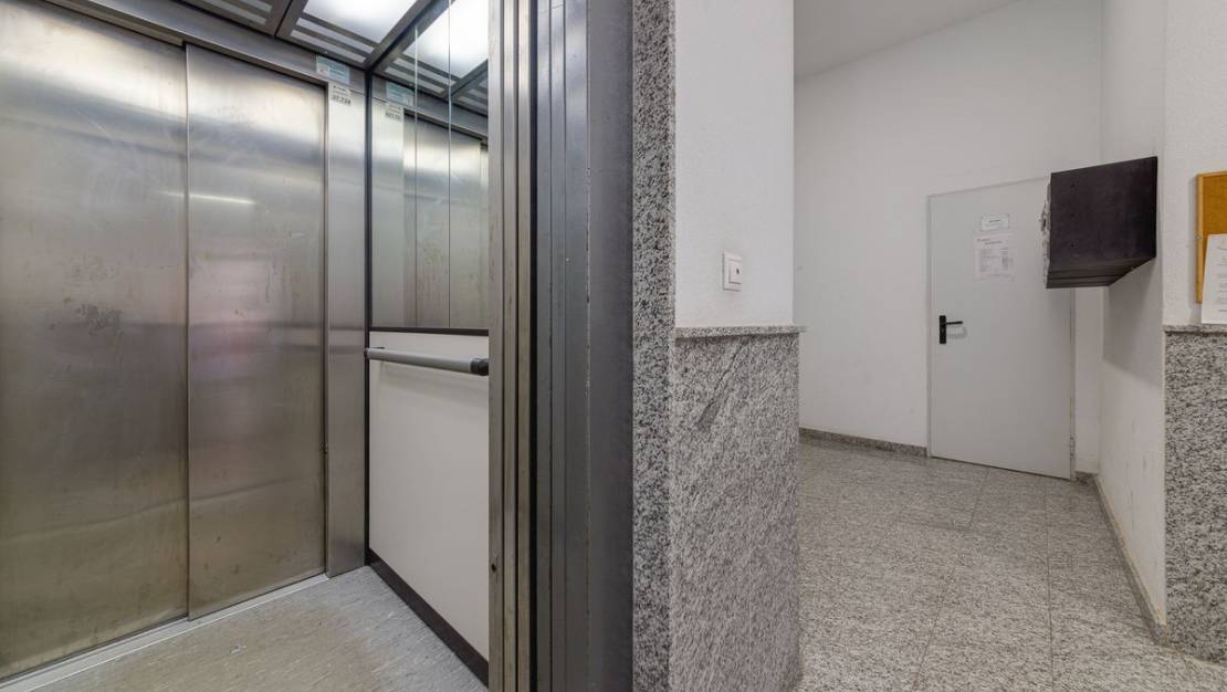 Sale - Apartment - Torrevieja - Torrevieja Centro