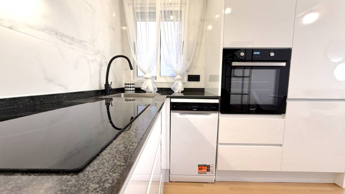 Sale - Apartment - Torrevieja - Torrevieja Centro