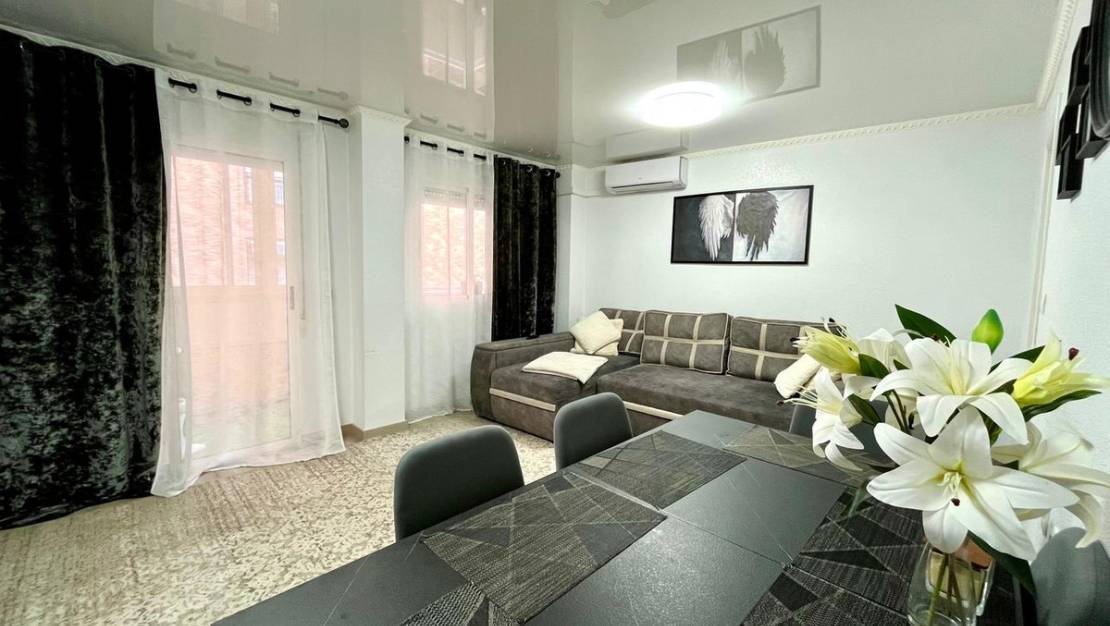 Sale - Apartment - Torrevieja - Torrevieja Centro