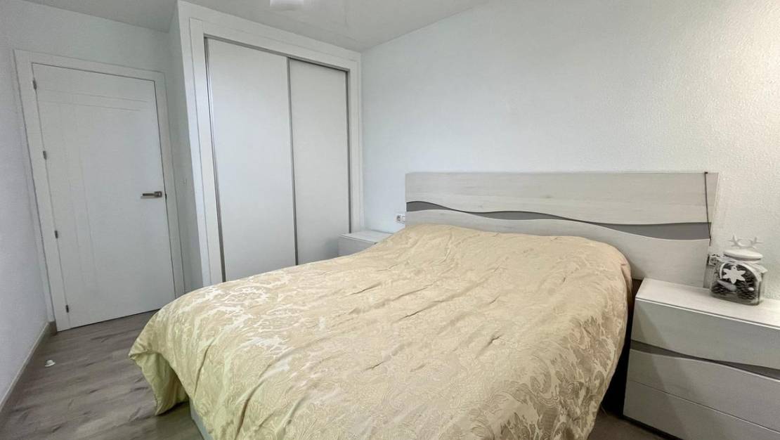 Sale - Apartment - Torrevieja - Torrevieja Centro