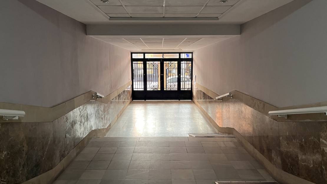 Sale - Apartment - Torrevieja - Torrevieja Centro