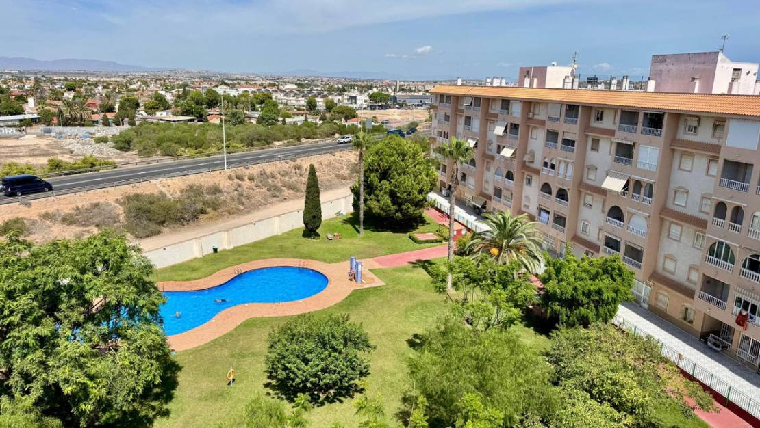 Sale - Apartment - Torrevieja - Torrevieja Centro