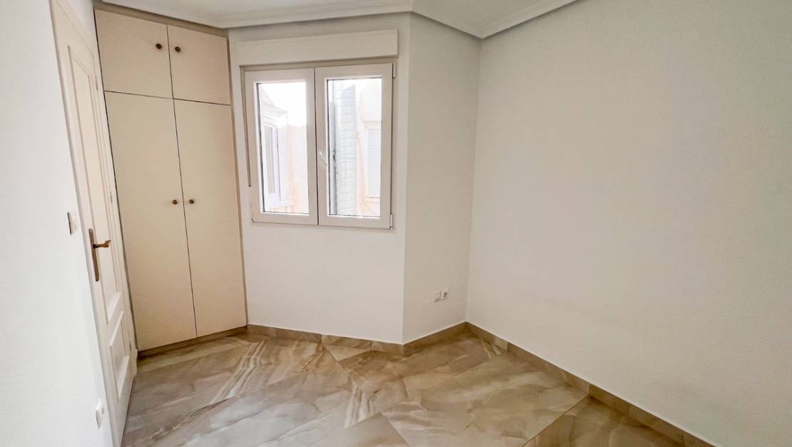 Sale - Apartment - Torrevieja - Torrevieja Centro