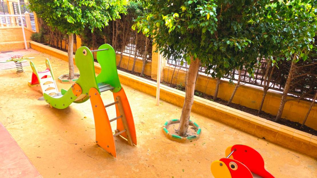 Sale - Apartment - Torrevieja - Torrevieja Centro