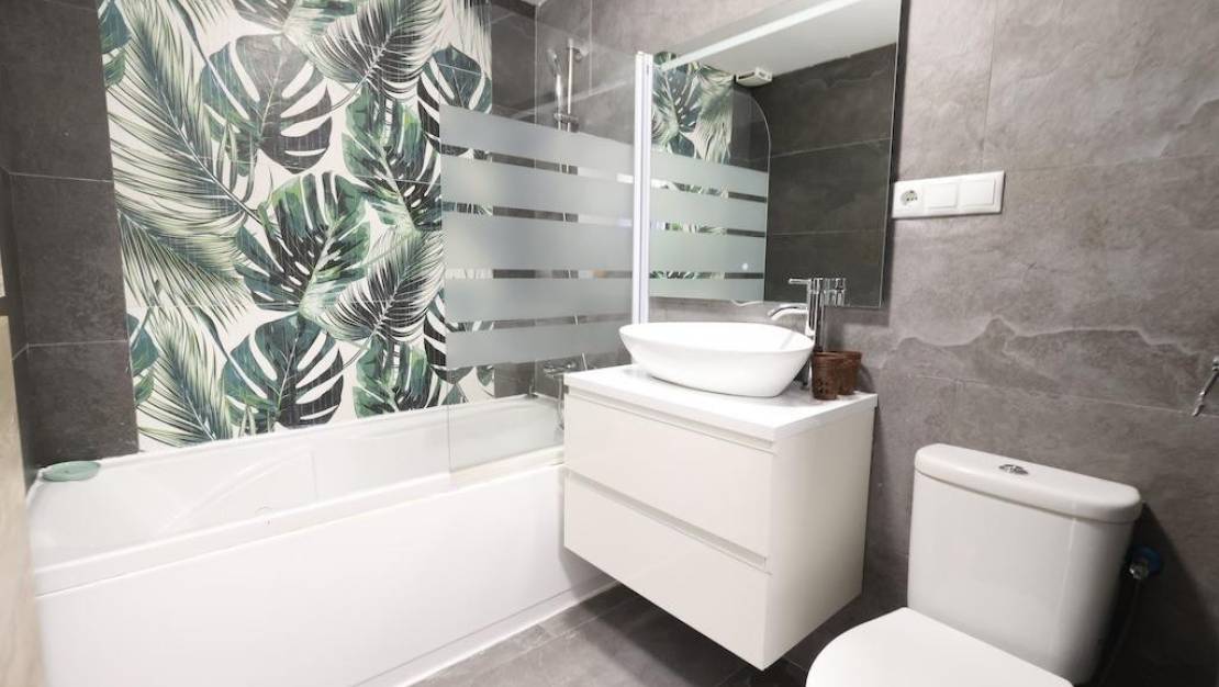 Sale - Apartment - Torrevieja - Torrevieja Centro