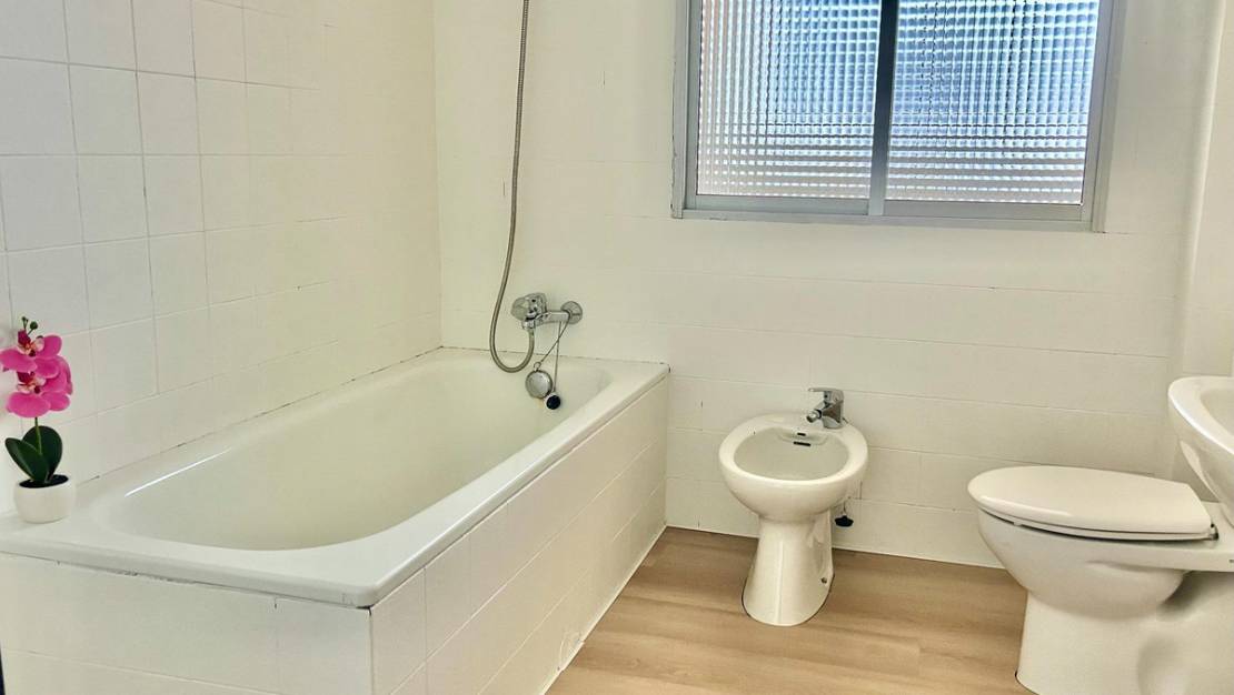 Sale - Apartment - Torrevieja - Torrevieja Centro
