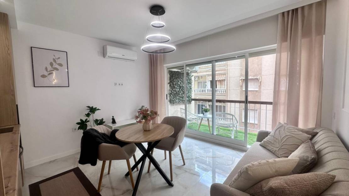 Sale - Apartment - Torrevieja - Torrevieja Centro