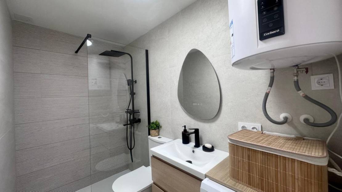 Sale - Apartment - Torrevieja - Torrevieja Centro