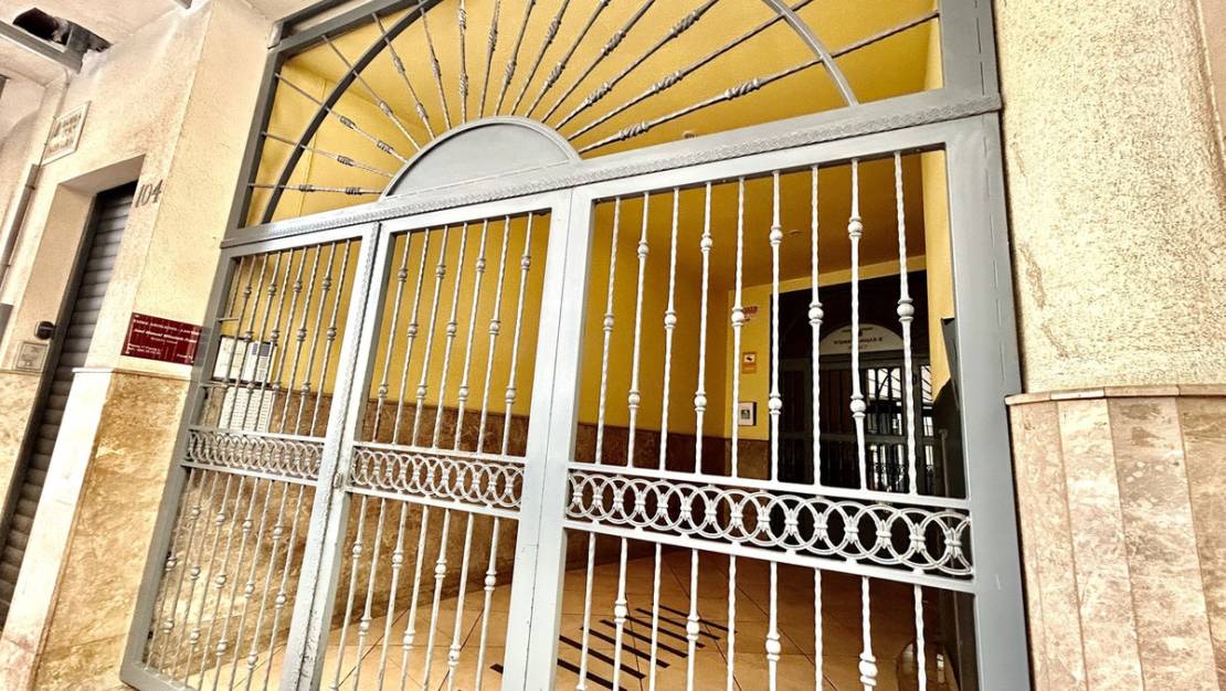 Sale - Apartment - Torrevieja - Torrevieja Centro
